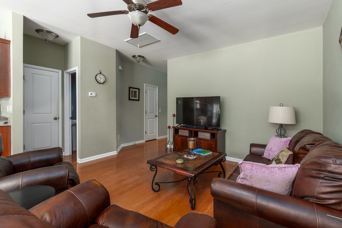 next background image