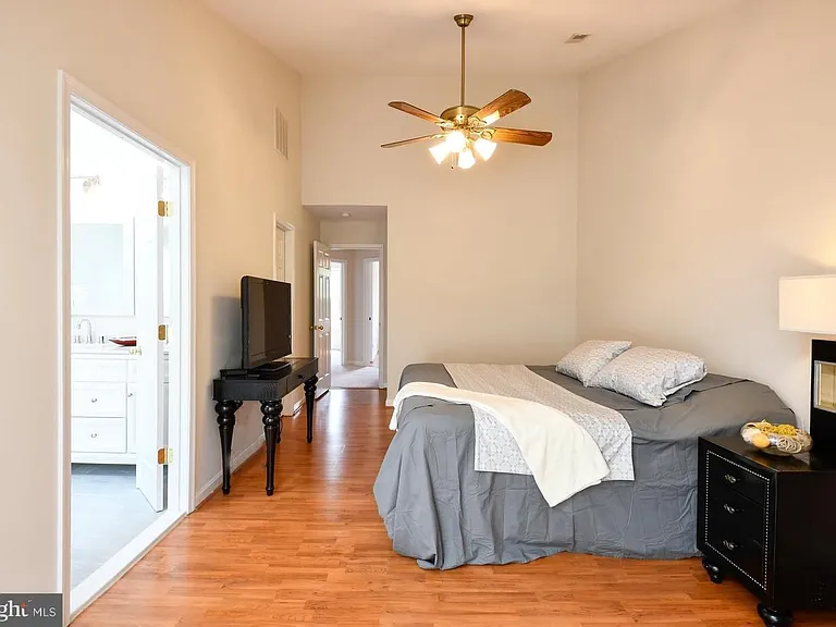 3802 Koval Ln — Photo 12