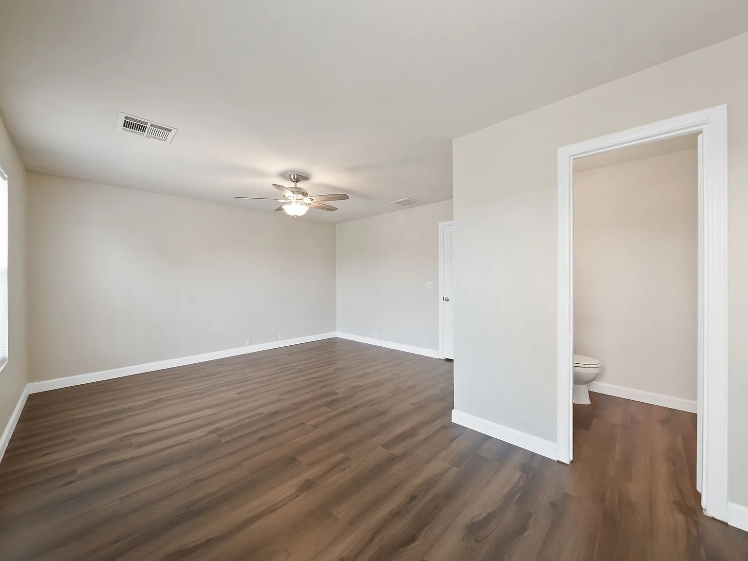 3 bed, 2.5 bath, 1584 sqft, $1,650 — Photo 4