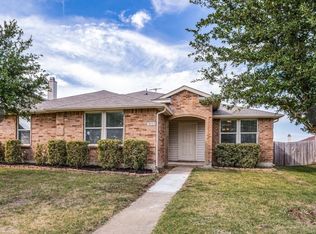 1053 Cavern Dr, Mesquite, TX 75181