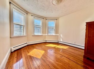 259 Beacon St #2L, Somerville, MA 02143
