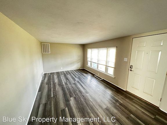 3rd image of 3205 E Grays Ct
