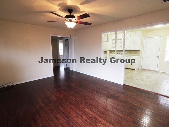 5th image of 4628 SE 21st St