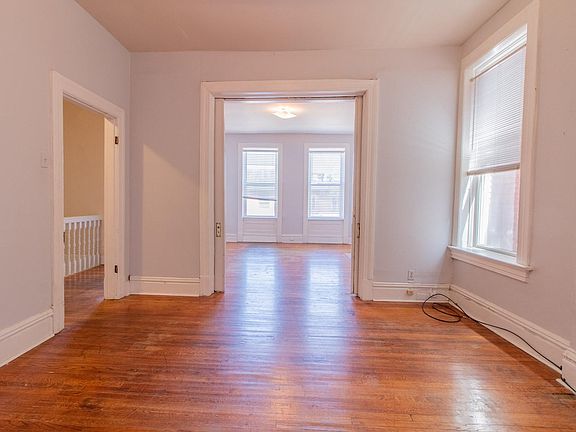 5th image of 3964 Russell Blvd #A