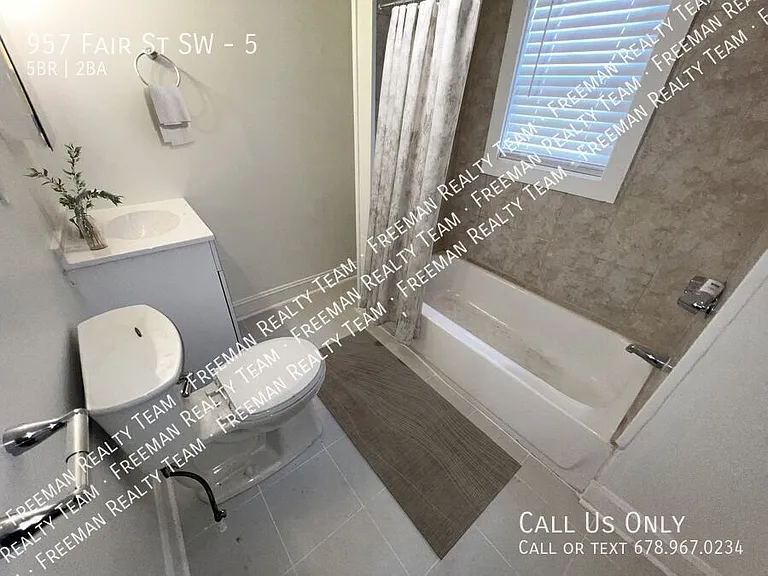 957 Fair St SW #5 — Photo 6