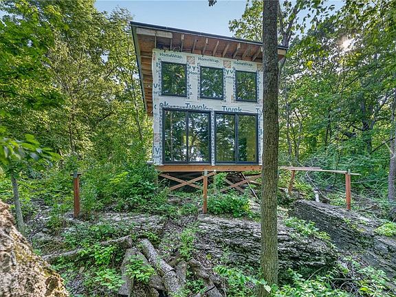 5th image of 15086 Hartman Rd