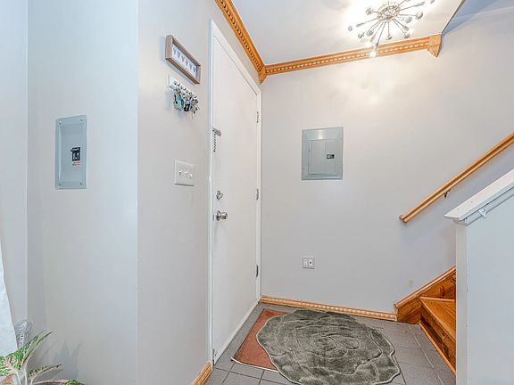 4th image of 1084 Essex St