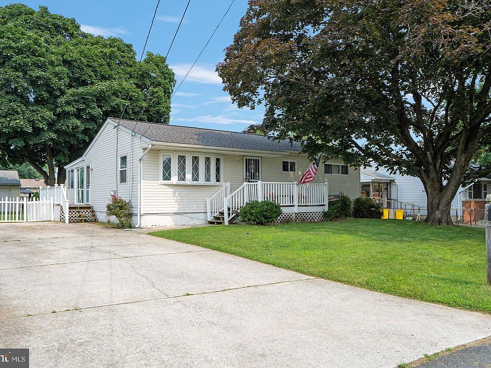 1st image of 106 Forest St