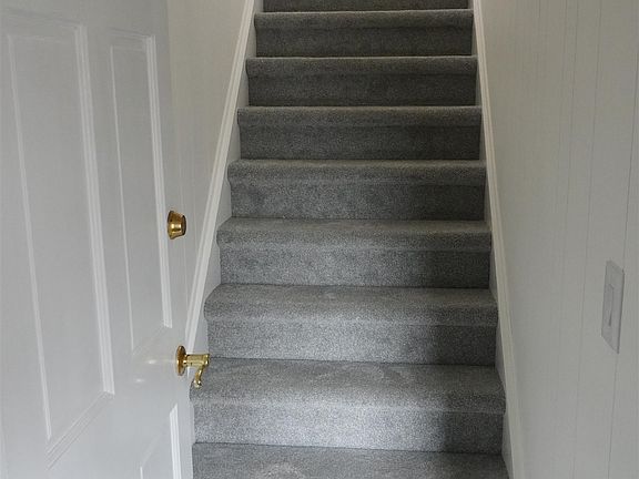 2nd image of 20 Oak St #2