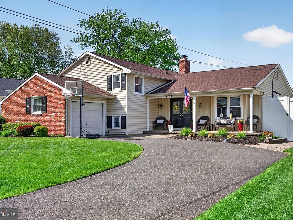 1st image of 1737 Lark Ln