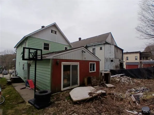216 Loomis St, Little Falls, NY 13365