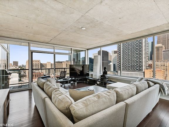 5th image of 611 S Wells St APT 1803