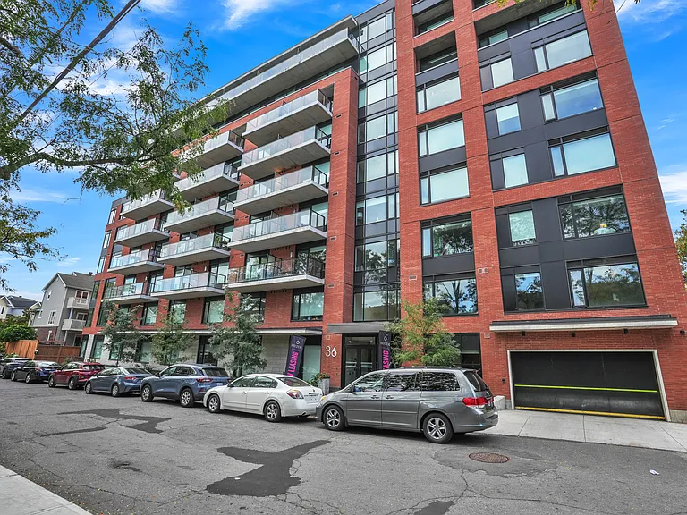 36 Robinson Ave — Photo 2