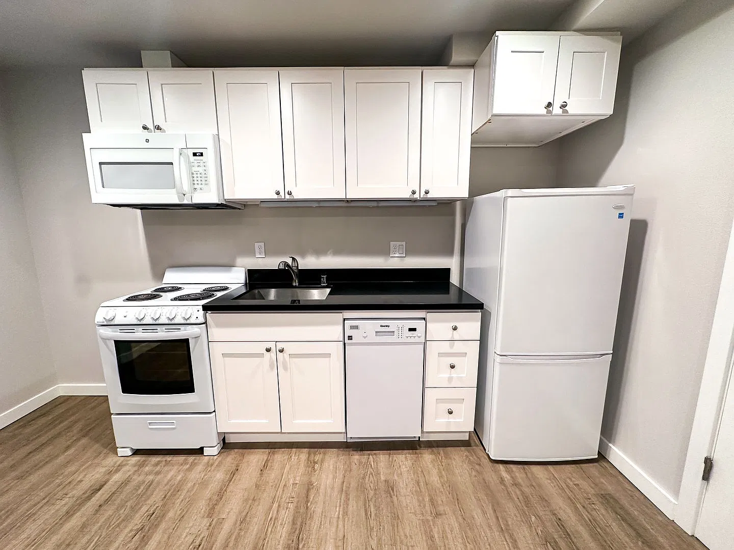 Ellinwood Apartments — Photo 3