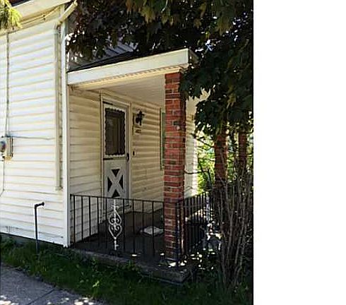 3rd image of 882 E Lovejoy St