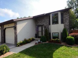 518 Old Indian Trl, Deforest, WI 53532