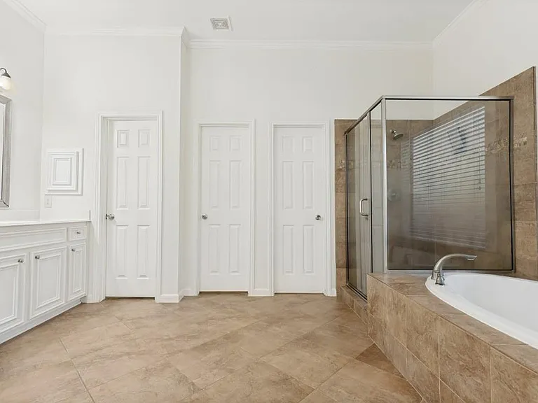9318 Rainbluff Ln — Photo 13