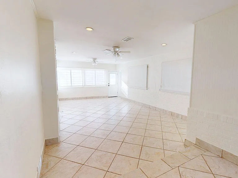 6415 Potomac Ave — Photo 16