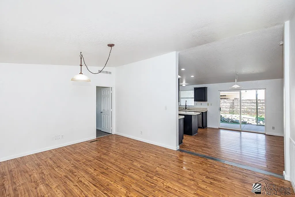 3 bed, 2.0 bath, 1540 sqft, $1,750 — Photo 4
