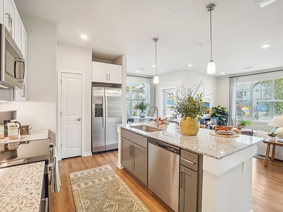 2nd image of 28882 Renda Ln #11-206