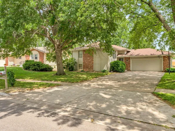 1060 SW Belle Ave, Topeka, KS 66604