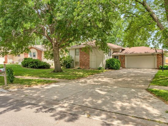 1060 SW Belle Ave, Topeka, KS 66604