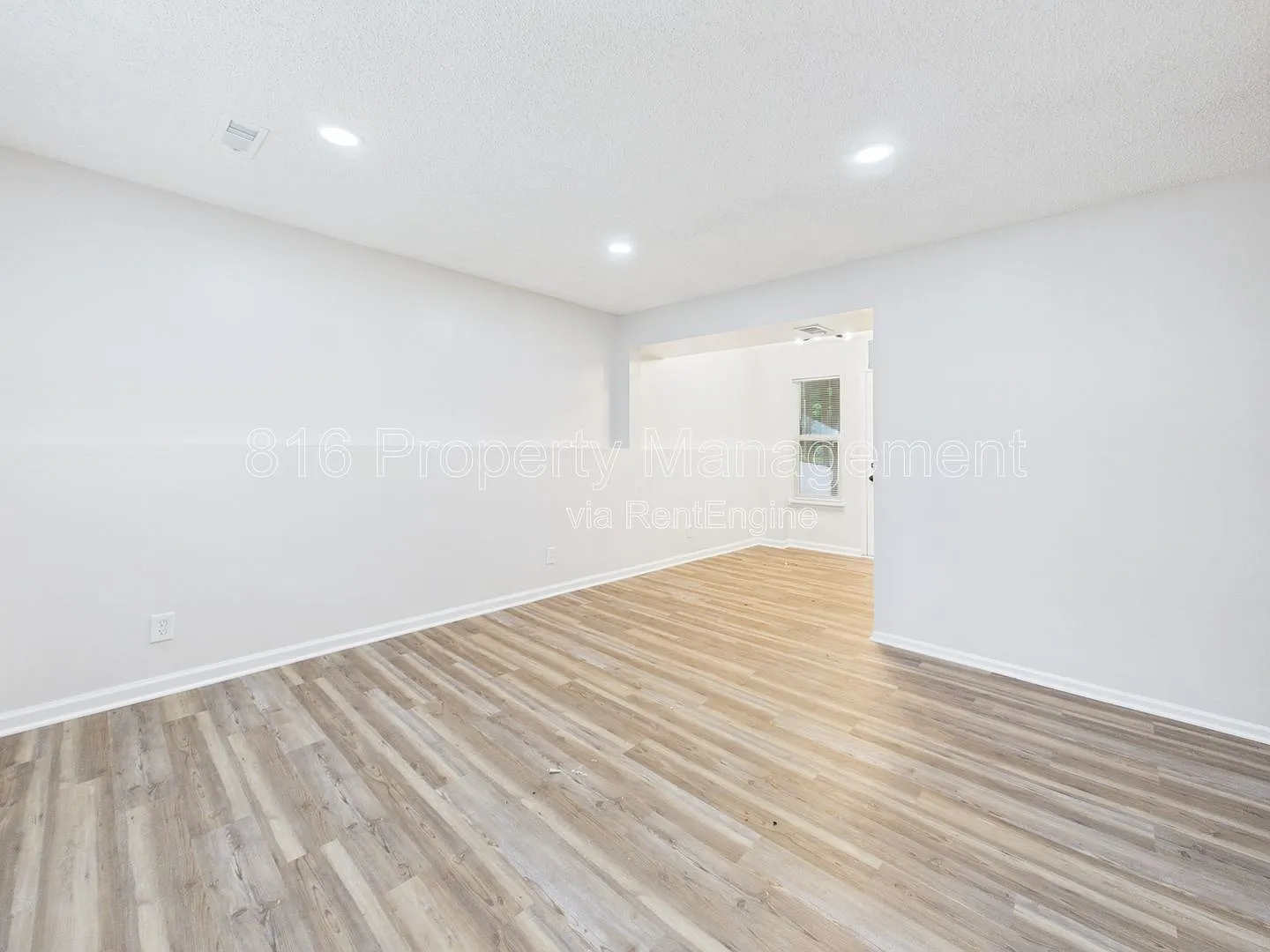 2 bed, 1.0 bath, $1,125 — Photo 3