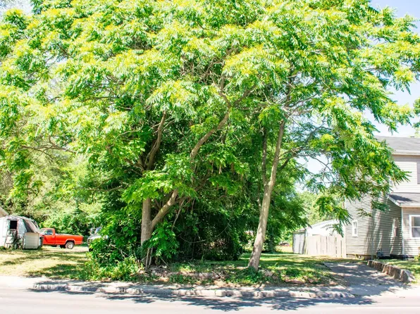 621 N Eddy St, South Bend, IN 46617