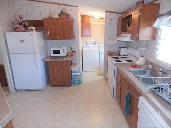 3rd image of 626 Laura Ln