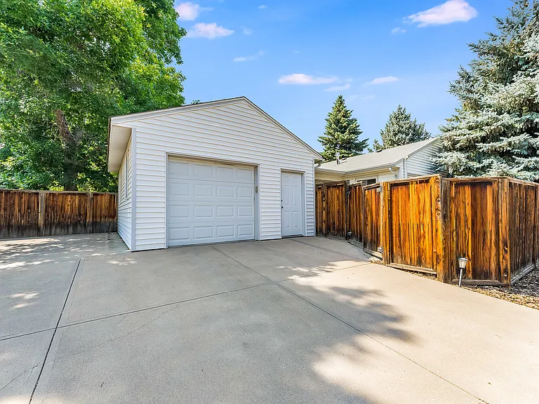 1225 Columbine Ct — Photo 19