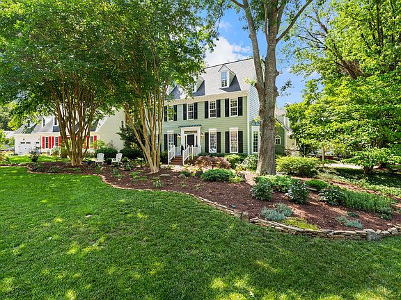 2nd image of 107 Meadowglades Ln