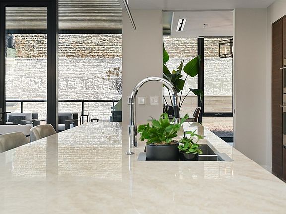 5th image of 366 W Superior St #304