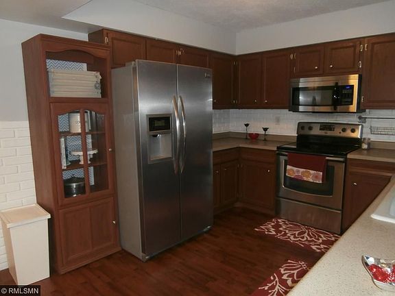4th image of 22633 Palisade St NE
