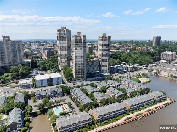 7000 John F Kennedy Blvd E #40B, West New York, NJ 07093