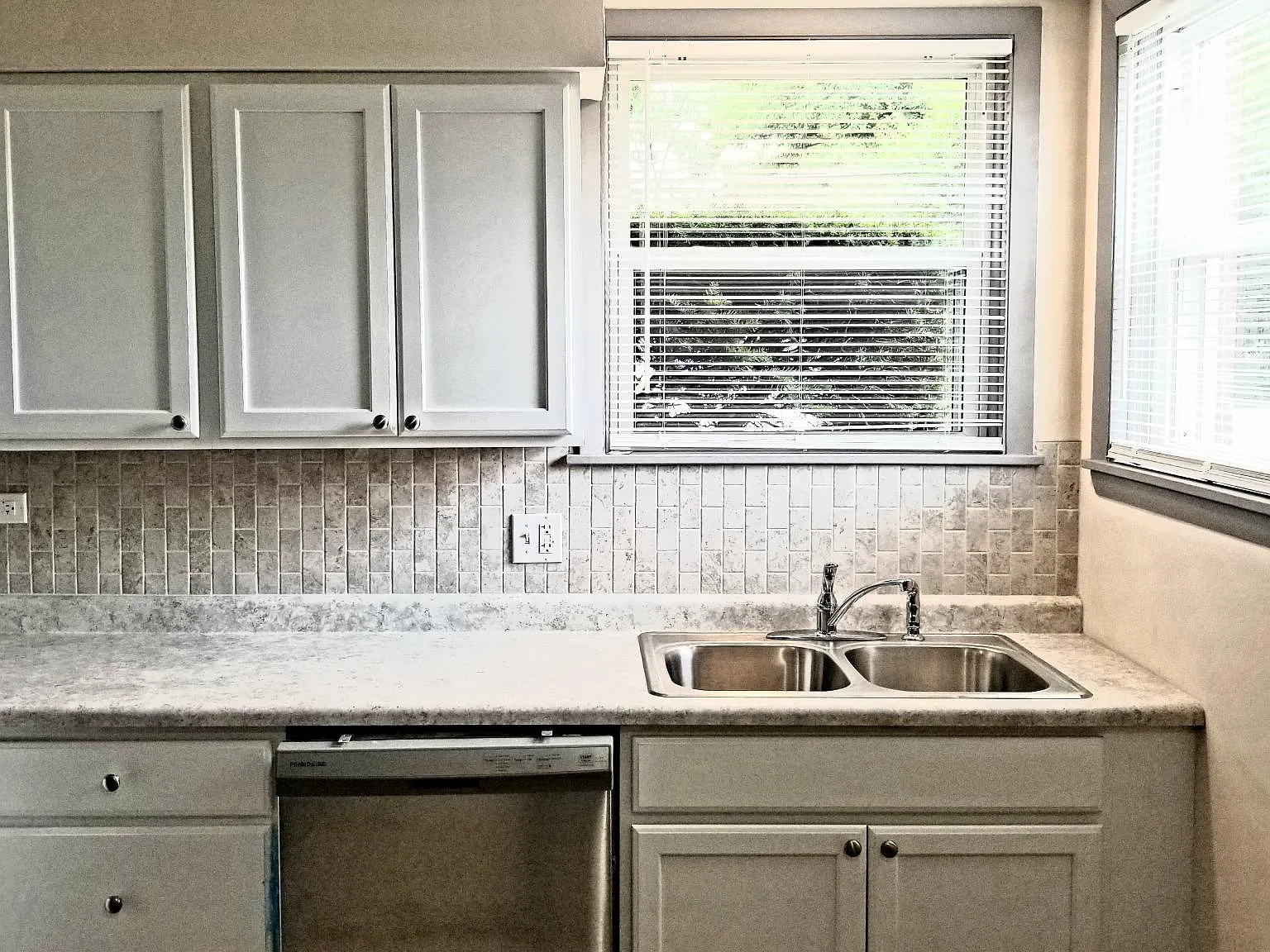 1 bed, 900 sqft, $1,550 — Photo 2