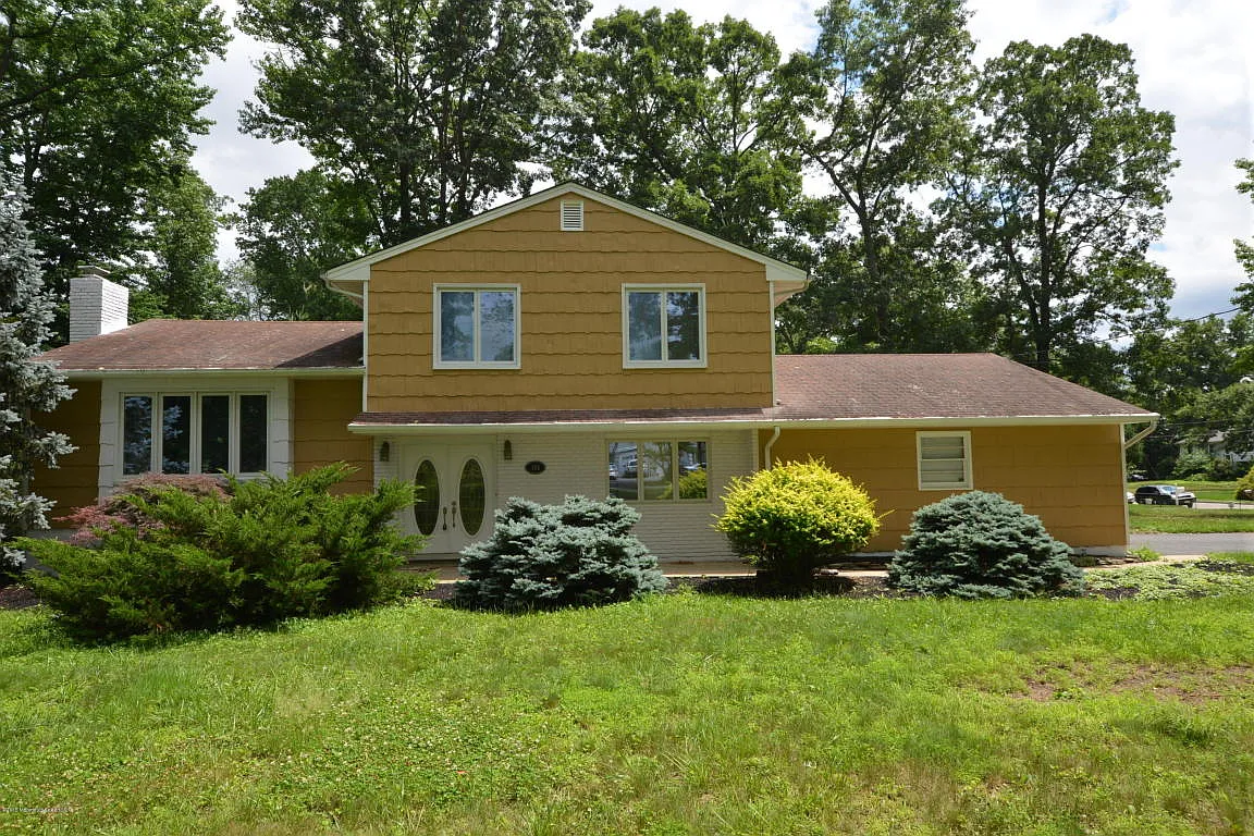 183 Pinebrook Rd photo 1
