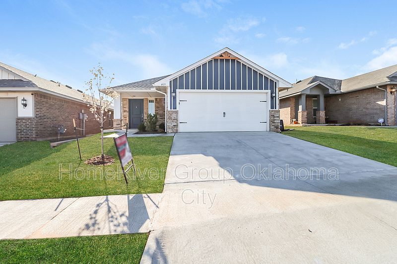 1st image of 4621 Crystal Clear Ln