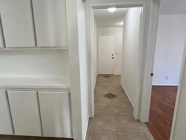 2121 Beechwood St — Photo 17