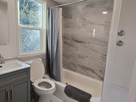 4th image of 1049 56th St APT 1
