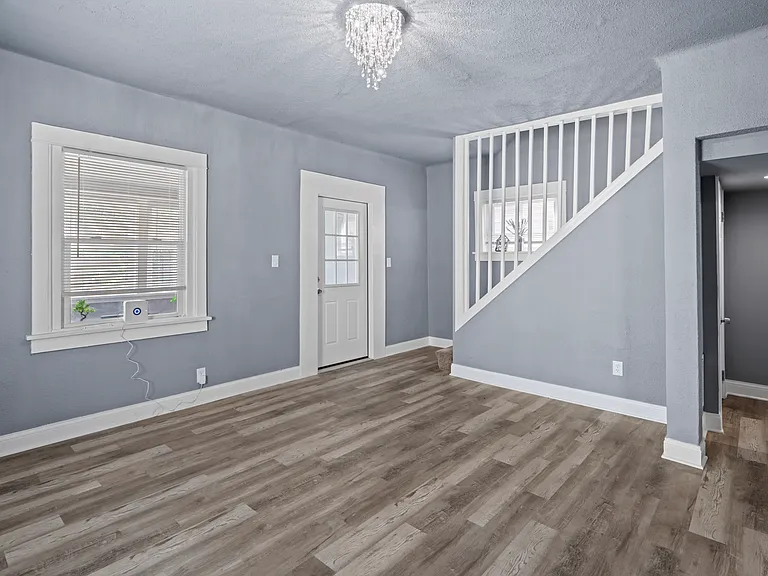 1132 Waite St — Photo 6