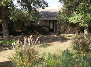 670 W Walcott St, Pilot Point, TX 76258