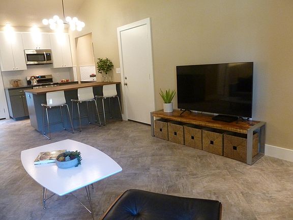 4th image of 5902 Garden Oaks Dr