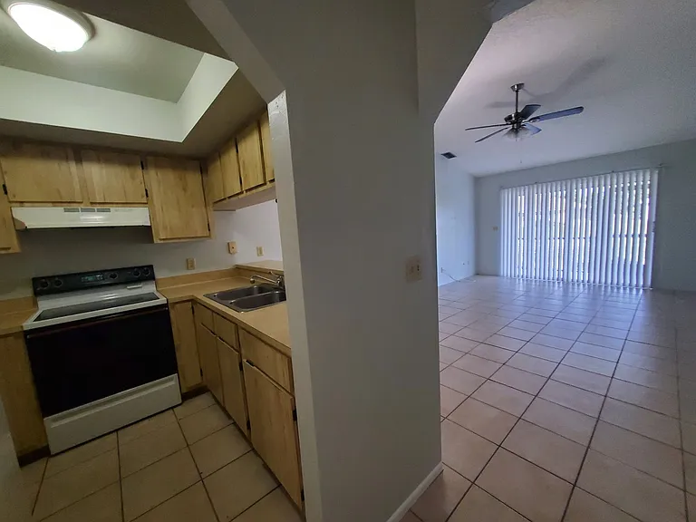 913 Gleason Pkwy #4 — Photo 7