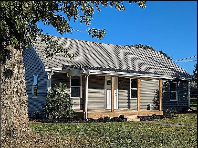 1st image of 210 Smith Meade St