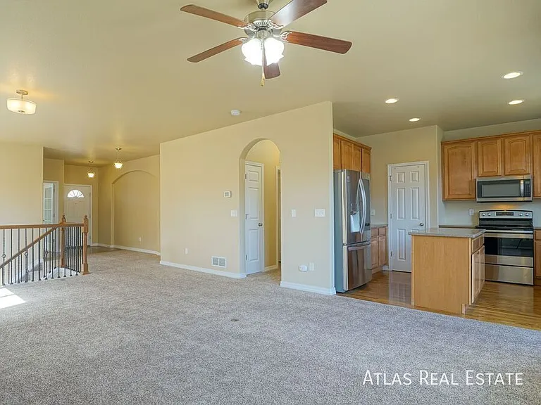 5828 Cumbre Vista Way — Photo 9