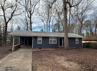 1319 Greenview Dr, Griffin, GA 30224