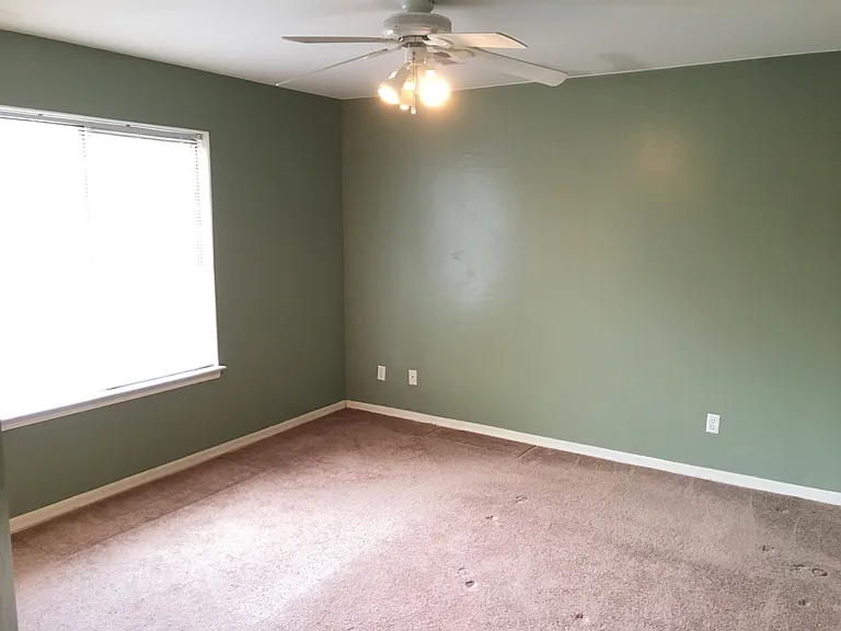 2536 E McArthur Dr — Photo 9