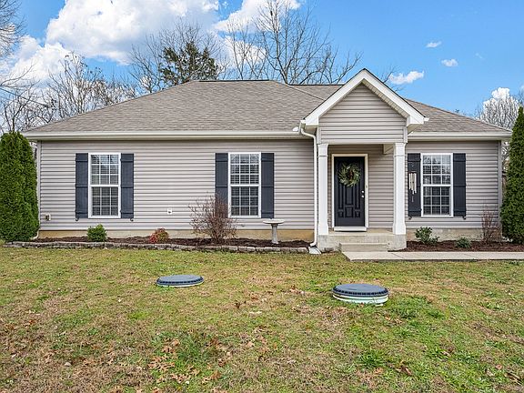 2nd image of 624 Niagra Ln