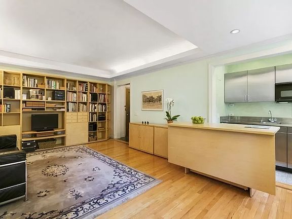 4th image of 41 5th Ave APT 5D