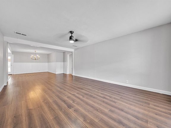 5th image of 1116 Center St